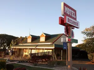 Bottlebrush Motel