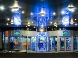 Vega Izmailovo Hotel