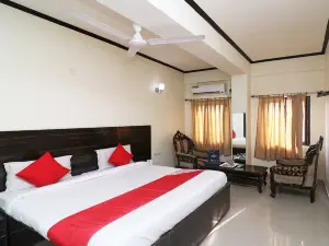 OYO 24951 Vaibhav Palace