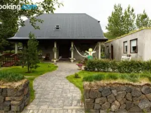 Varmi Guesthouse Apartments & Rooms
