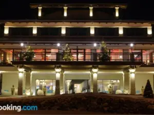 Hotel Cascade Resort & Spa