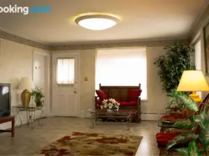 盧雷洞穴汽車旅館