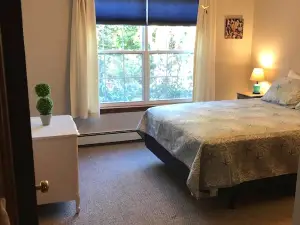 Cara's Cottage - Three Bedroom Home