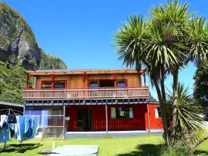 Te Hui House