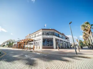 Urban Beach Shack-Metres from The Beach & Cafes