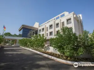 Hotel Three Leaves