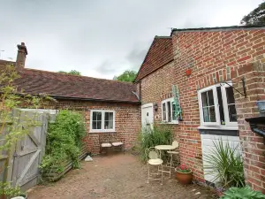 Ideal 2-Bedroom Holiday Home in Goudhurst with Balcony