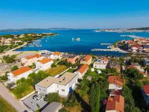 蒂安設計型公寓飯店