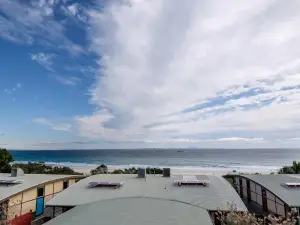 Claytons 8 by Discover Stradbroke