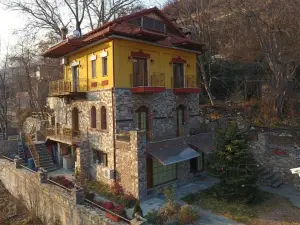 Santa Marina Guesthouse