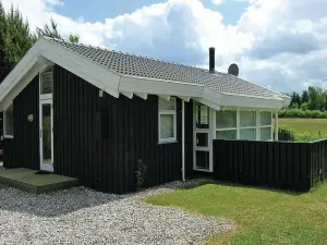 Amazing Home in Grenaa with 3 Bedrooms, Sauna and Wifi