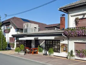 Hostel Žganjer