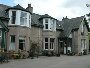 Crannach House Bed and Breakfast and Self Catering Apartments