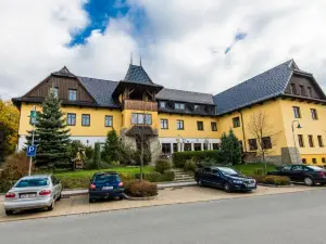 Valassky Hotel a Pivni lazne Ogar