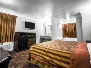 Pico Rivera Inn and Suites