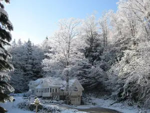 Mountain Valley Retreat