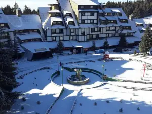Snow White Apartments