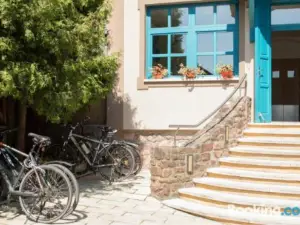 Fészek -Étel és Hotel-