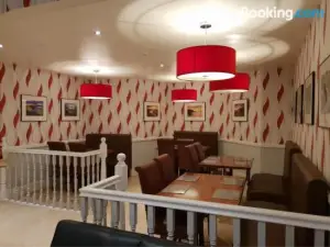 Ascot Hotel