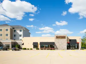 Holiday Inn & Suites Bloomington-Airport