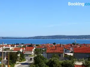 Apartments Ukić with a Large Outdoor Swimming Pool