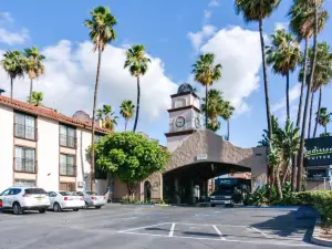 Buena Park Grand Hotel & Suites