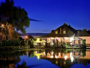 Hotel Nad Stawem
