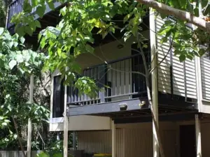 Straddie Beach House 2 by Discover Stradbroke
