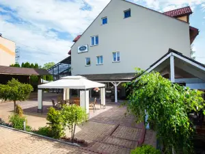 B&M Guesthouse