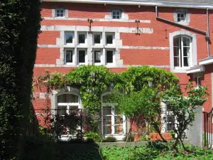 Chambre d'Hôtes les Augustins - Parking sécurisé - Borne de Recharge