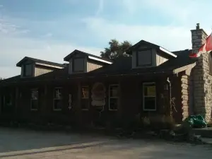 The Spirit Rock Outpost & Lodge