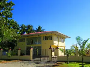Caimito Beach Hotel