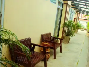 Charoenpong Apartment