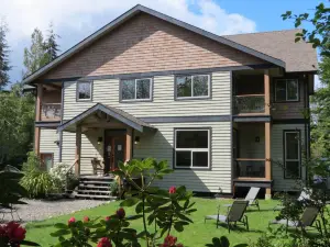 Cobble Wood & Bird Sanctuary Guest Houses