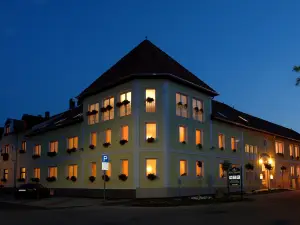 Hotel Korona Wellness, Rendezvény és Borszálloda