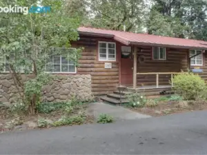 Molalla River Cottage