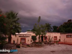 Kai-Oms Backpackers Lodge