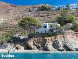 Petradi Studios & Villa