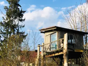 Tranquil Holiday Home in Plattling Near Lake With Balcony