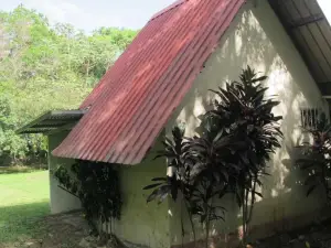 Waterfall Hostel and Restaurant