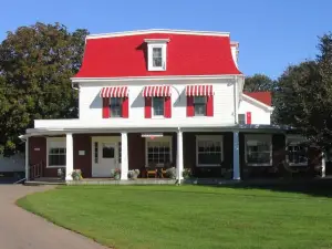 Shaw's Hotel & Cottages