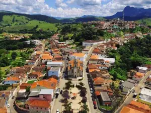 Pousada Moporã, a Antiga Pousada do Waldir, Com Amplas suítes No Centro de Aiuruoca