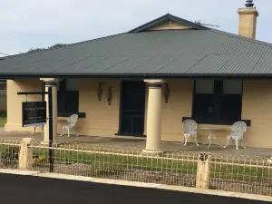 Agnes Cottage Bed & Breakfast
