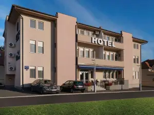 Airport Hotel Garni