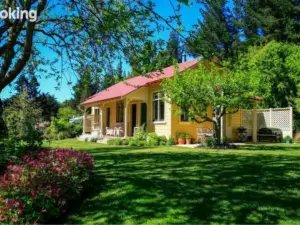 Leader Valley Cottage - A Tranquil Retreat for Two