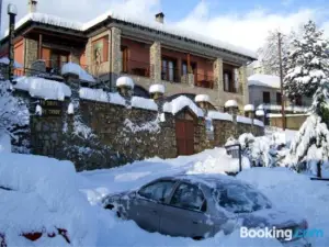 Guesthouse to Spiti Tou Gakou