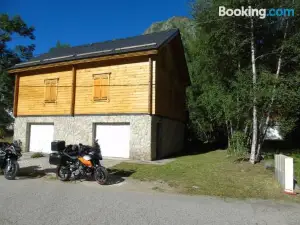 Chalet Bois au Milieu des Pyrénées