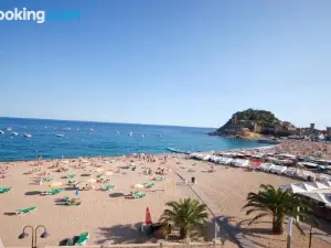 Lets Holidays Tossa de Mar Beach Apartment