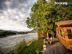 Skeena River House Bed & Breakfast