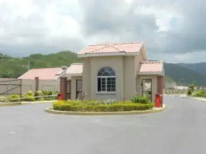 Caymanas Adrian's Vacation House